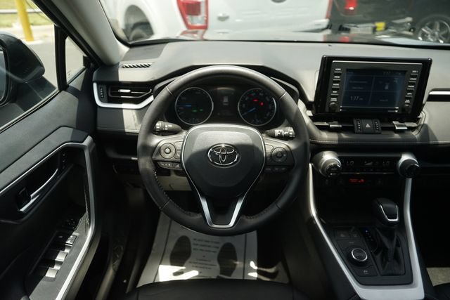 Used 2021 Toyota RAV4 XLE Premium AWD/4WD image 22