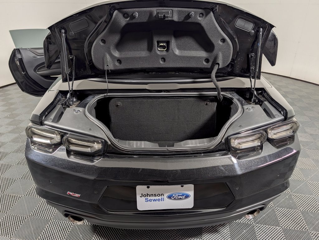 Used 2024 Chevrolet Camaro LT RWD image 6