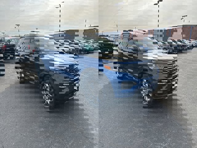Certified 2023 Ford Explorer XLT w/ Equipment Group 202A image 1