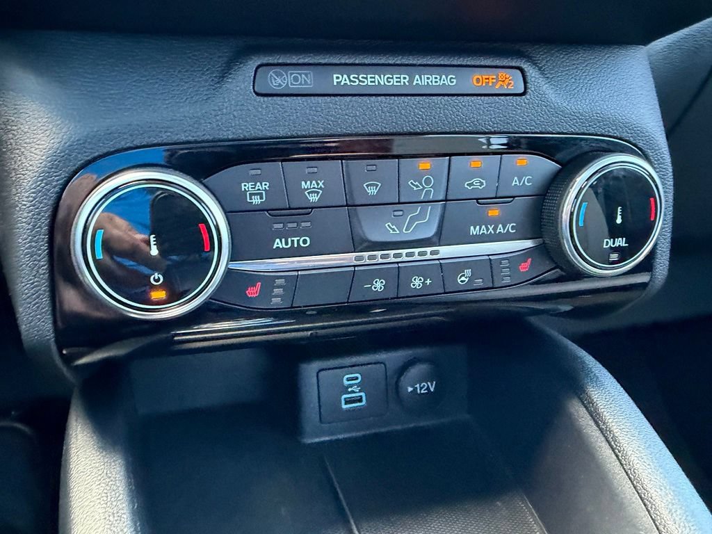 Certified 2022 Ford Escape SE w/ SE Sport Appearance Package AWD/4WD image 11