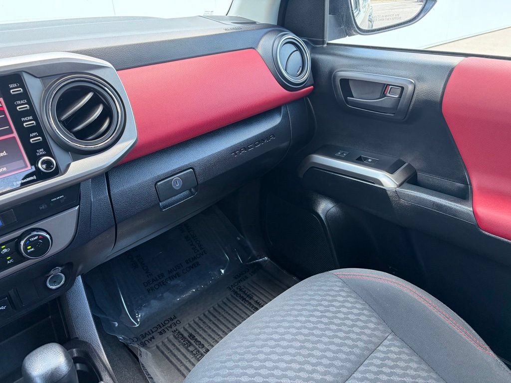 Used 2021 Toyota Tacoma SR5 AWD/4WD image 40
