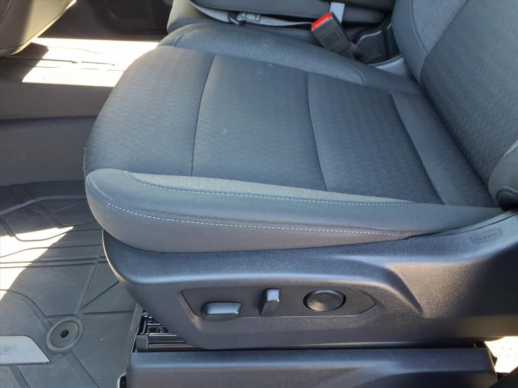 Used 2025 Chevrolet Silverado 1500 Custom image 17