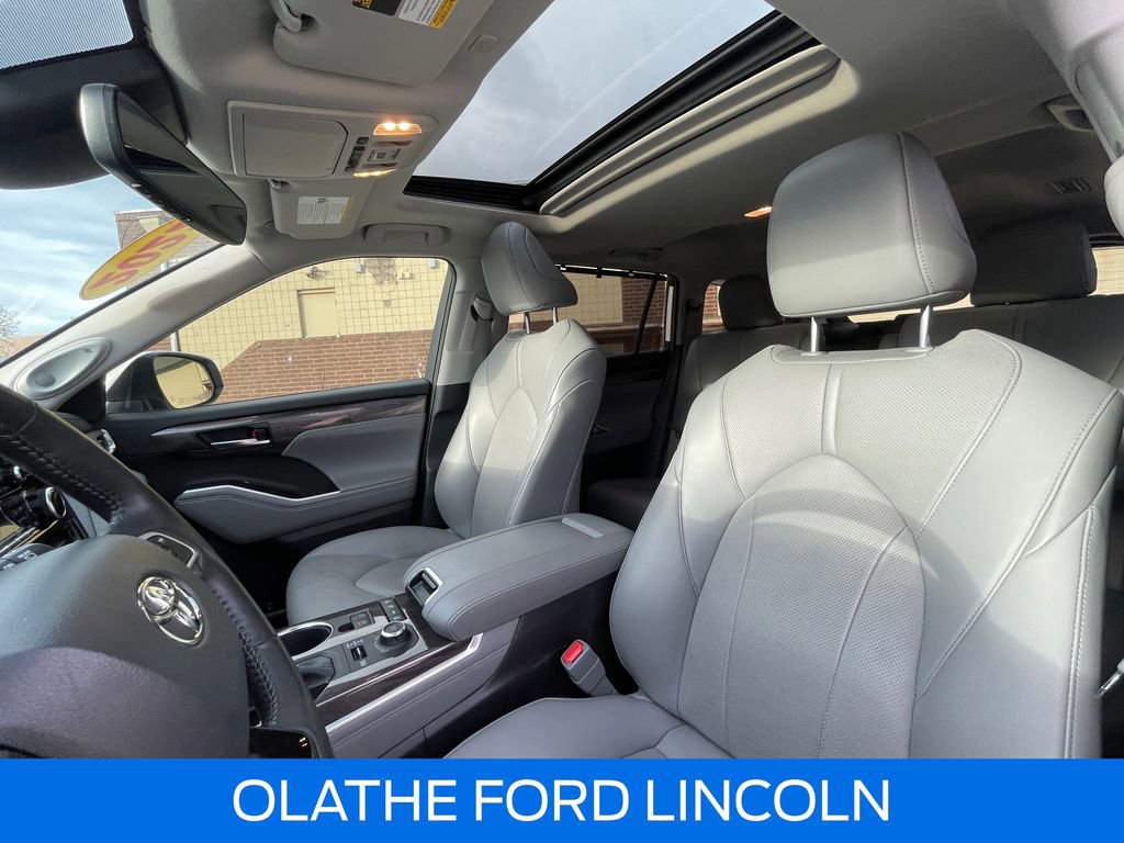 Used 2022 Toyota Highlander Limited image 21