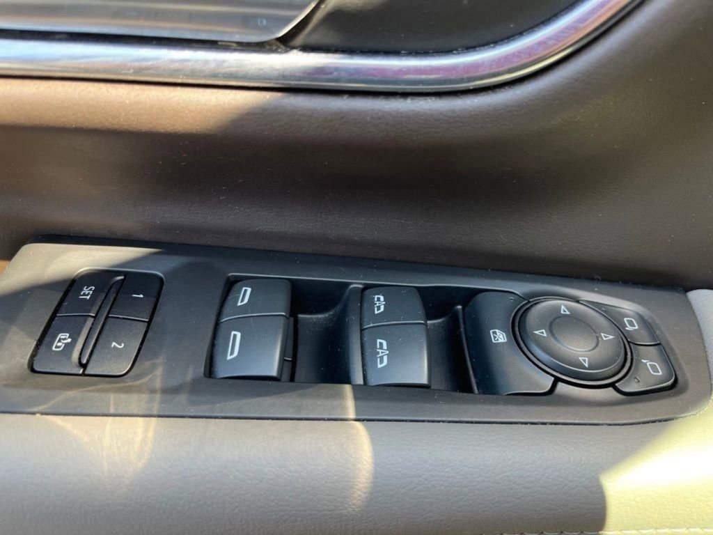 Used 2023 GMC Yukon SLT AWD/4WD image 21