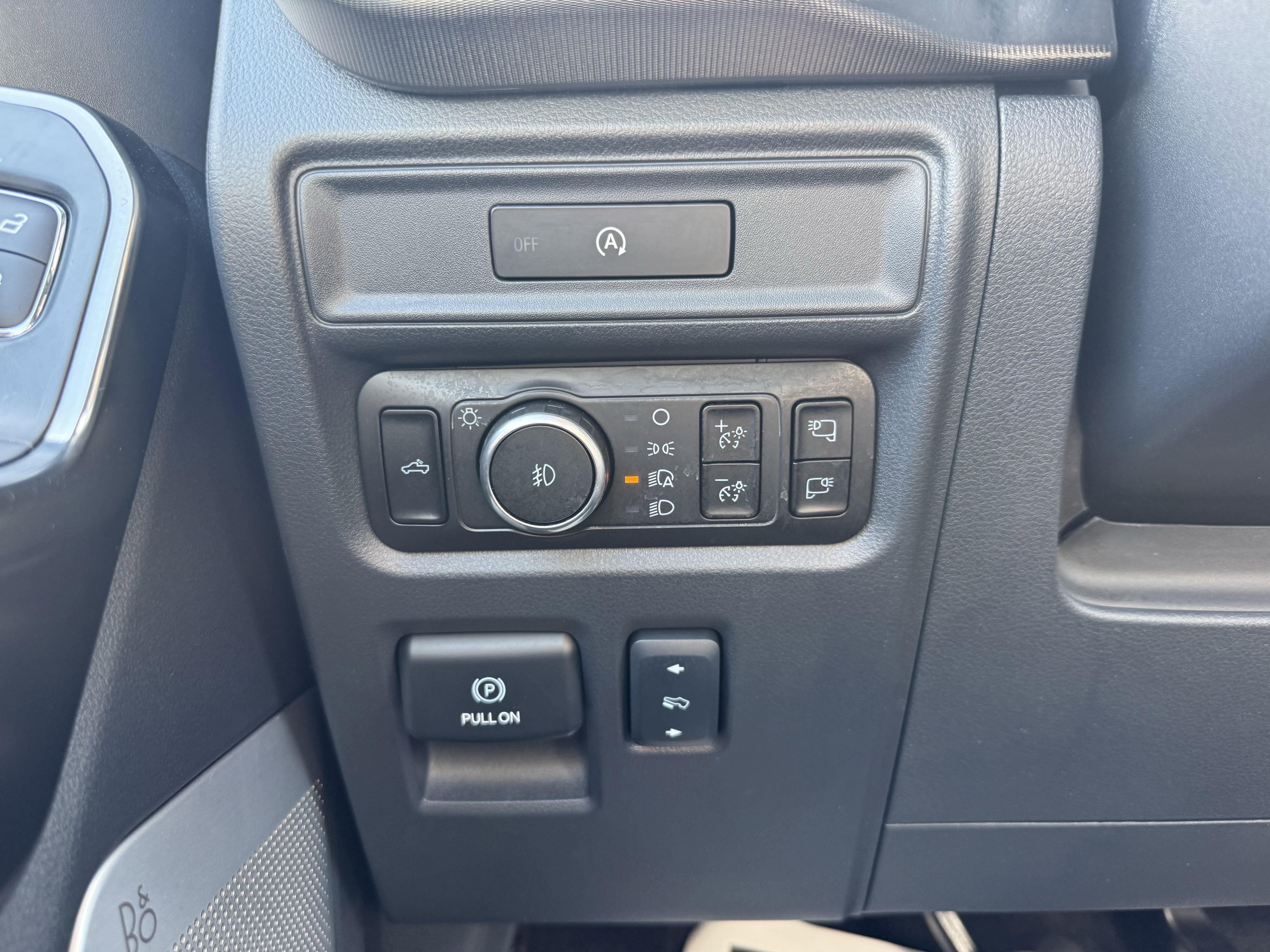 Certified 2025 Ford F150 Platinum w/ Equipment Group 702A High image 17