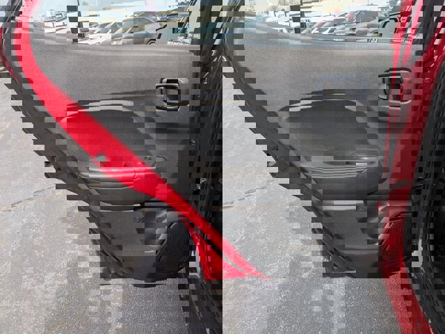 Used 2025 Hyundai Venue Limited image 25