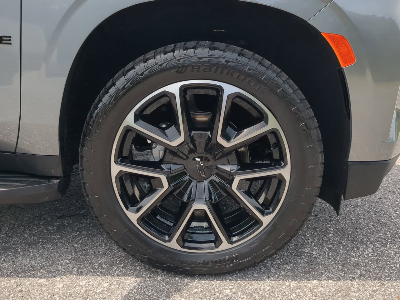Used 2022 Chevrolet Tahoe RST w/ Sport Performance Package AWD/4WD image 9