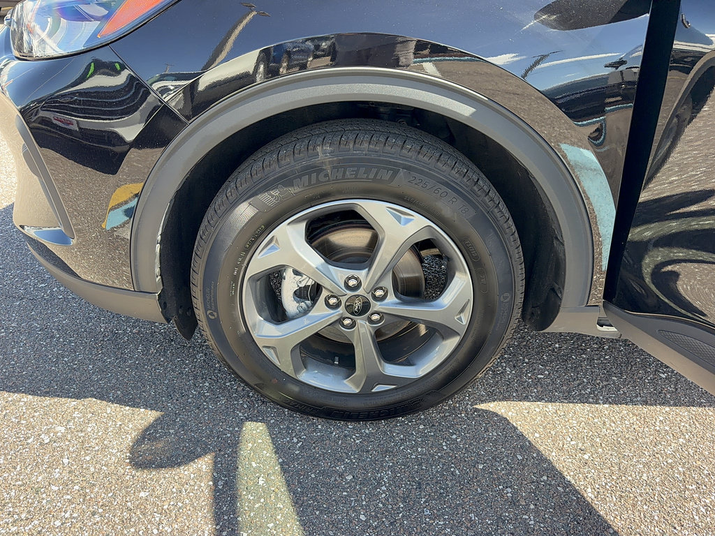 Certified 2025 Ford Escape ST-Line FWD image 34