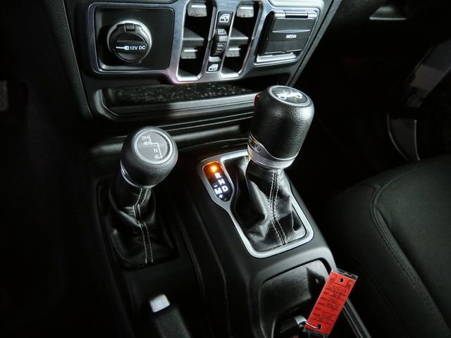 Used 2018 Jeep Wrangler Unlimited Sahara AWD/4WD image 20