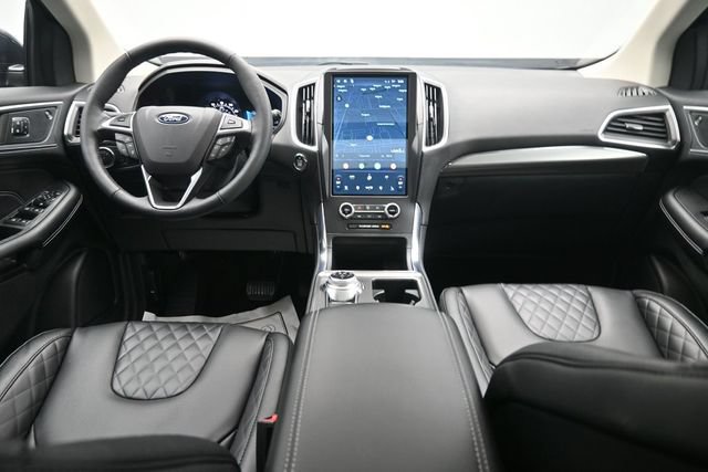 Certified 2024 Ford Edge Titanium w/ Equipment Group 301A AWD/4WD image 23