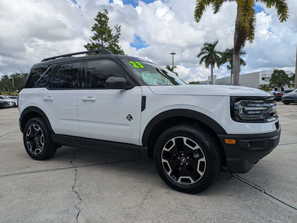 Certified 2023 Ford Bronco Sport Outer Banks w/ Tech Package AWD/4WD image 2