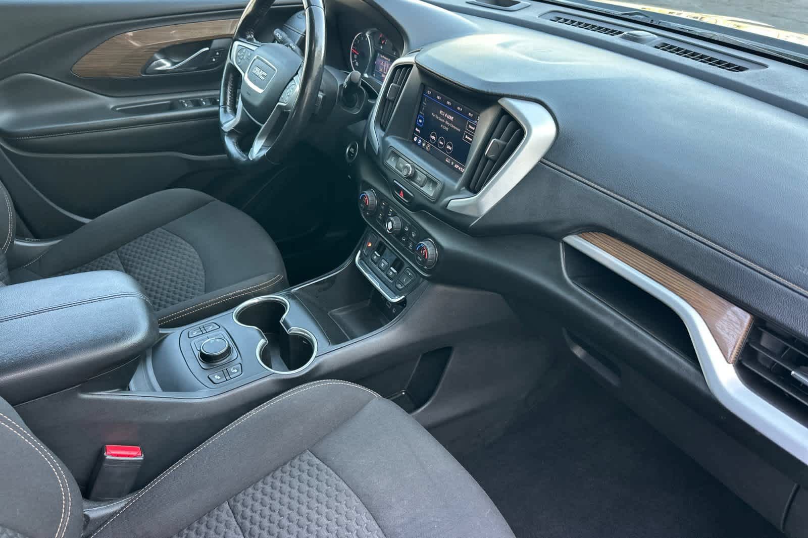 Used 2021 GMC Terrain SLE w/ Driver Convenience Package FWD image 17