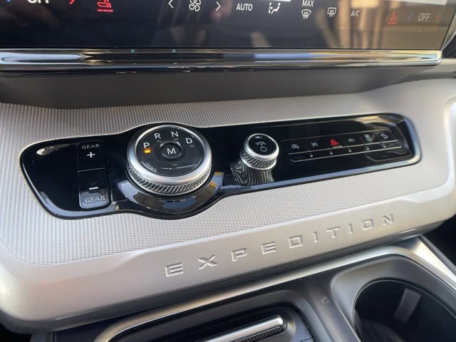 Certified 2025 Ford Expedition Active image 32