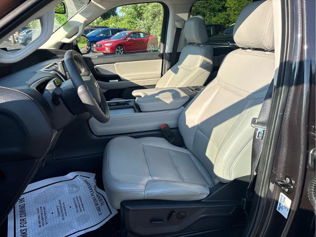 Certified 2025 Ford Expedition Active AWD/4WD image 16