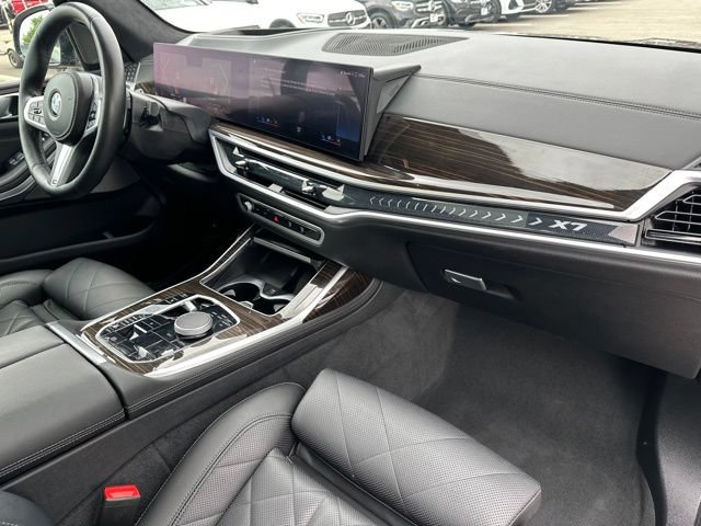 Used 2023 BMW X7 xDrive40i w/ M Sport Package AWD/4WD image 8