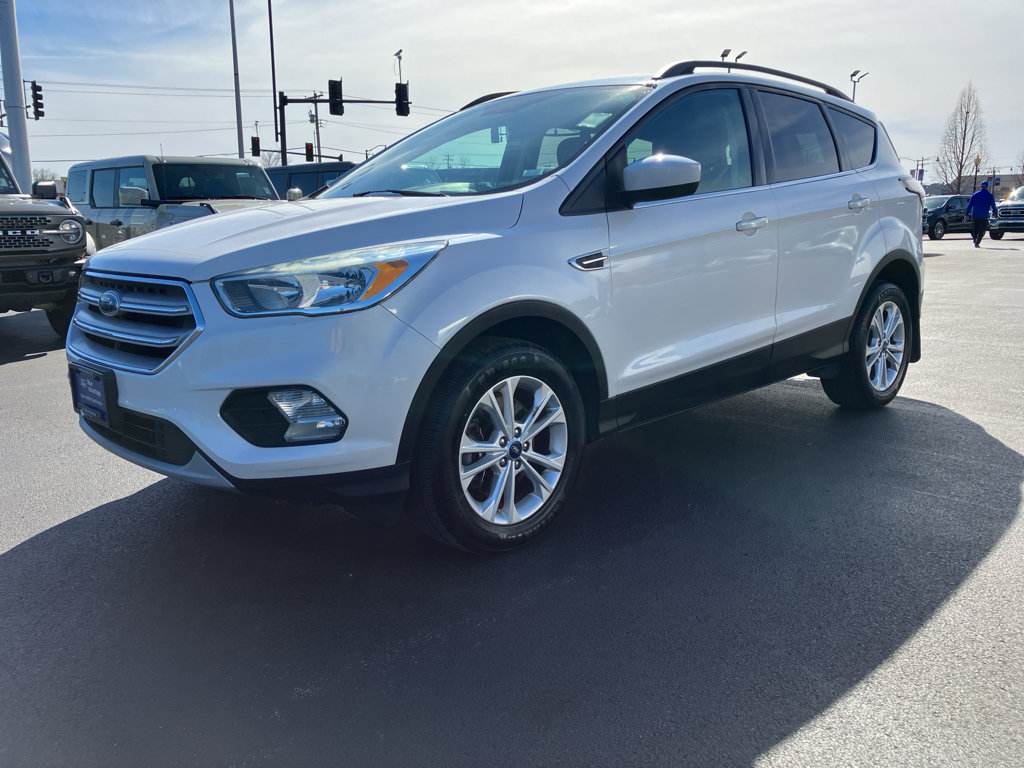 Certified 2018 Ford Escape SE w/ SE Sync 3 Package image 3