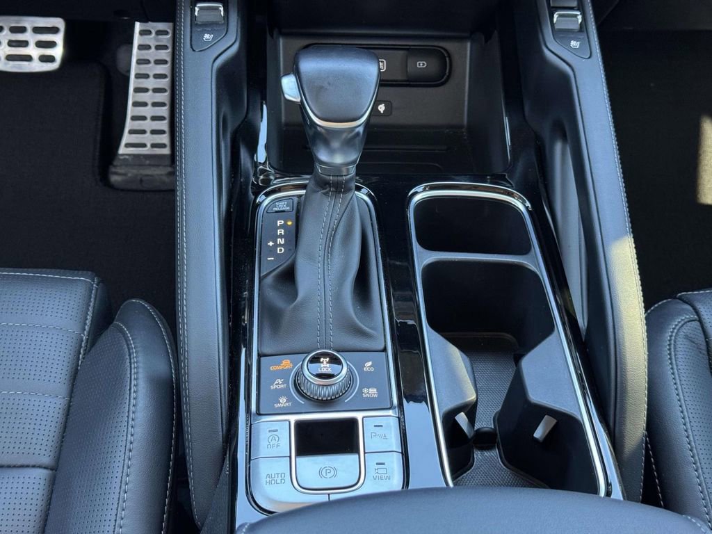 Used 2022 Kia Telluride SX w/ SX Prestige Package image 11