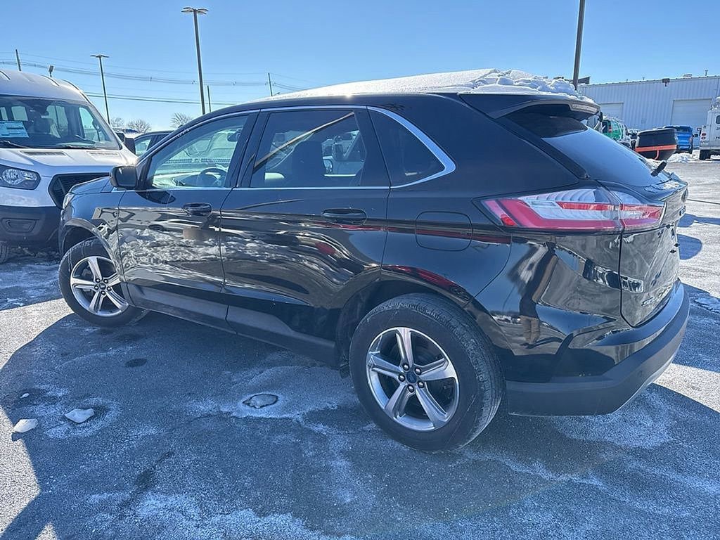 Certified 2022 Ford Edge SEL w/ Convenience Package image 2
