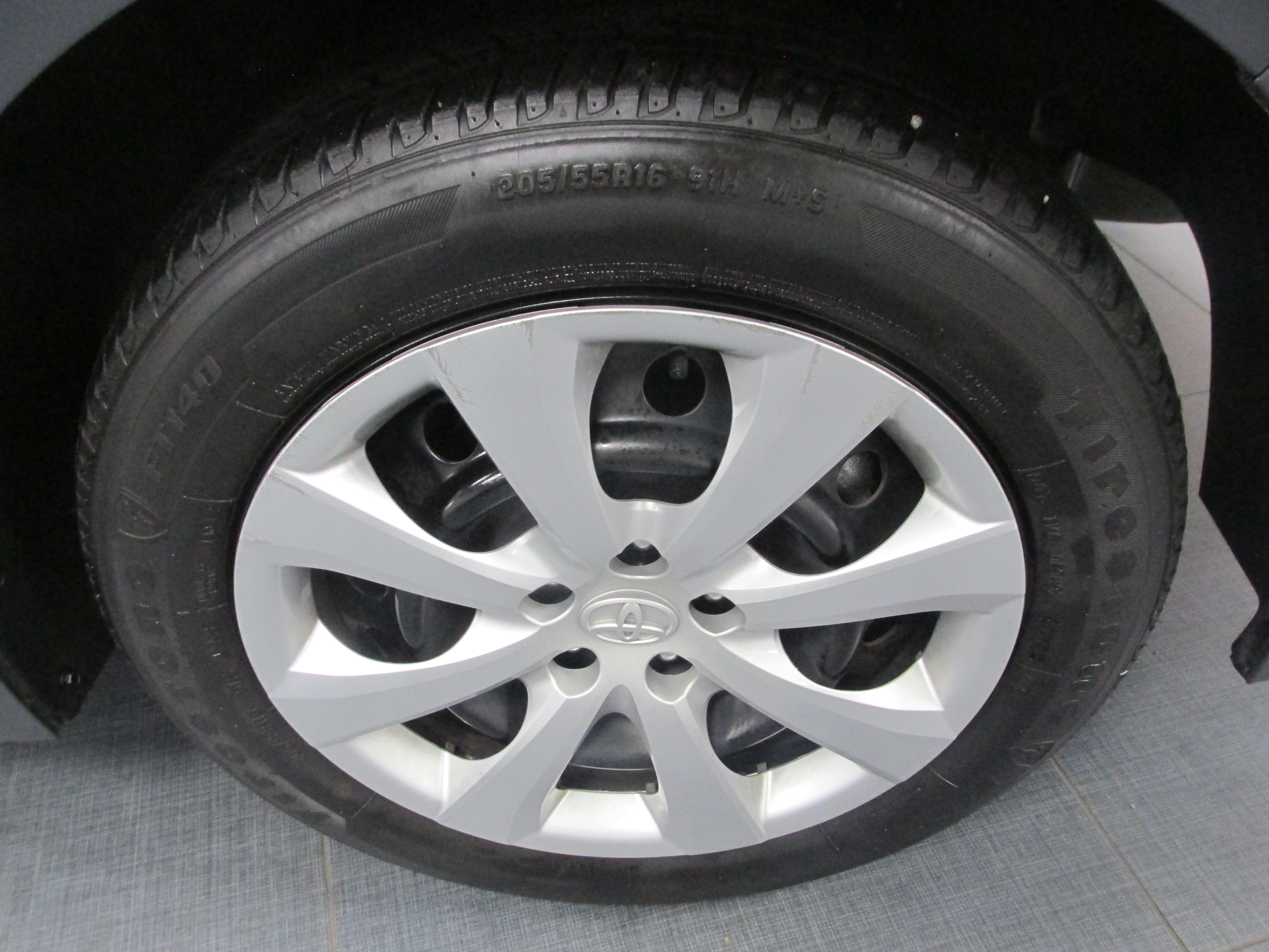 Used 2025 Toyota Corolla LE FWD image 13