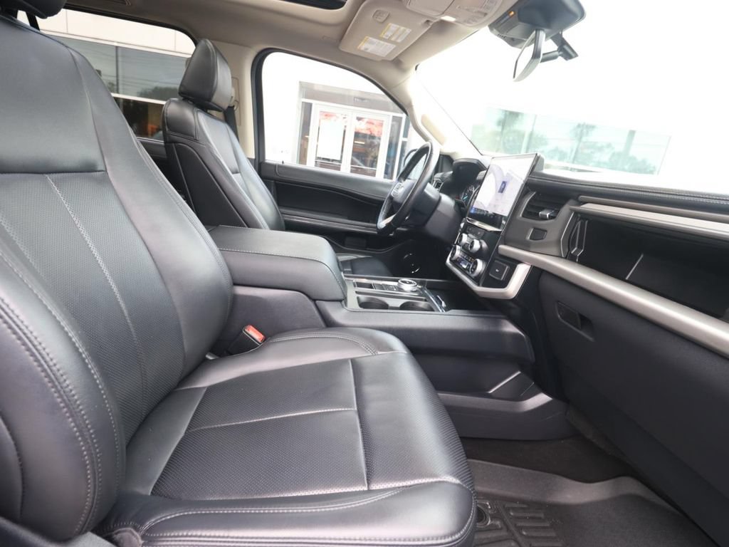 Certified 2024 Ford Expedition XLT RWD image 25