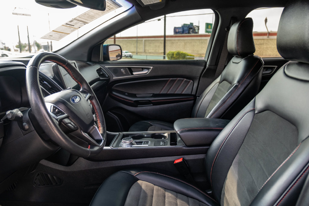 Certified 2024 Ford Edge ST-Line AWD/4WD image 13