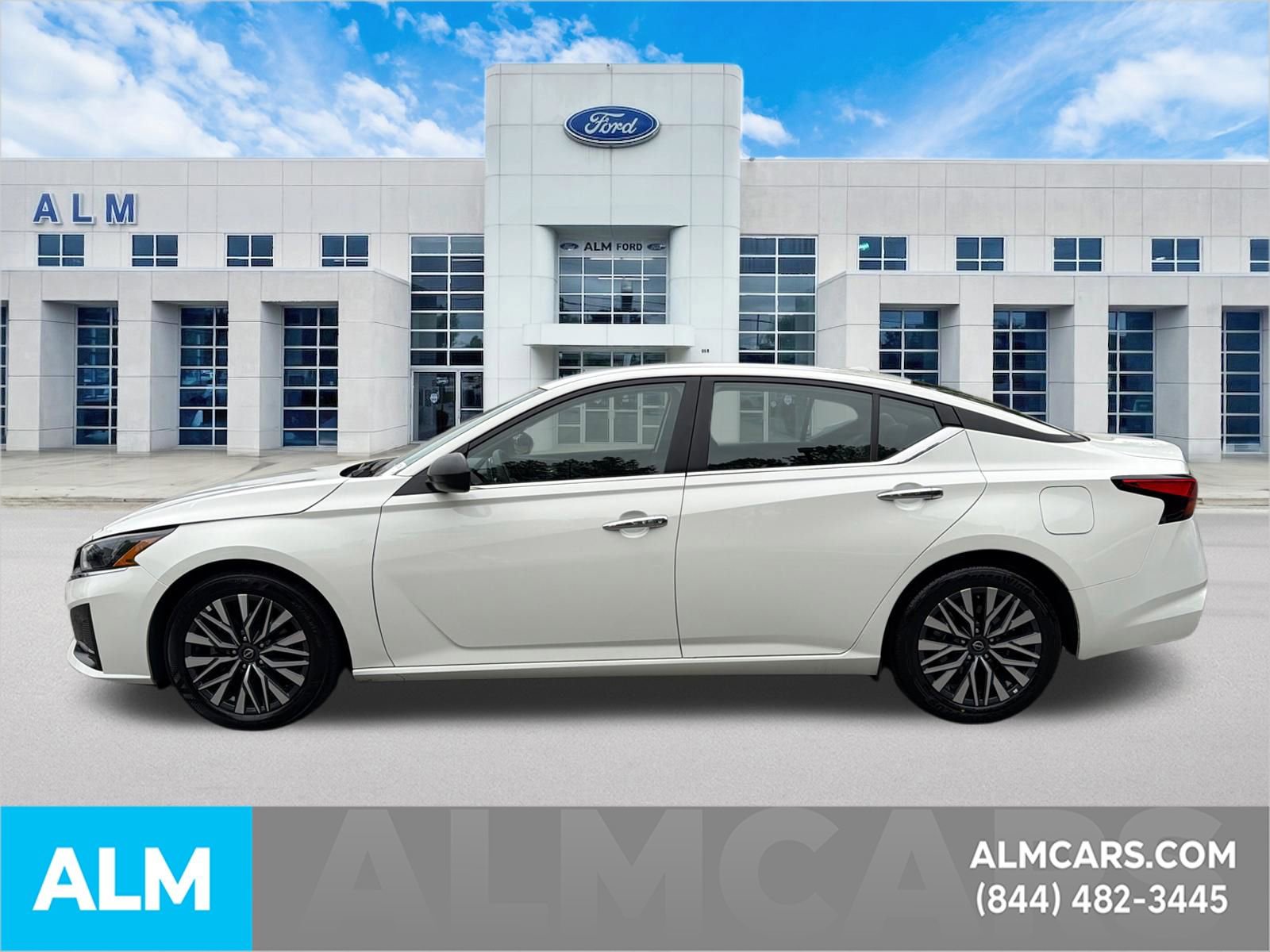 Used 2025 Nissan Altima 2.5 SV FWD image 9