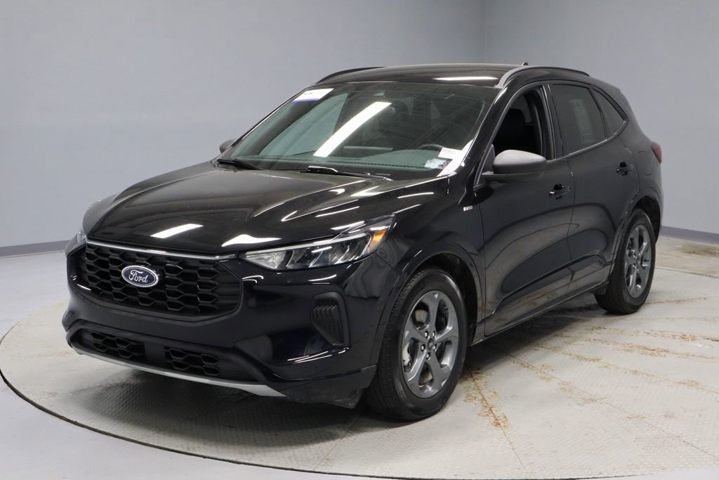 Certified 2023 Ford Escape ST-Line w/ Equipment Group 301A FWD image 9