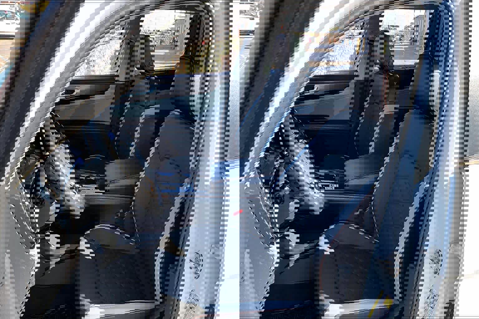 Used 2024 Volkswagen Atlas Peak Edition SE AWD/4WD image 8