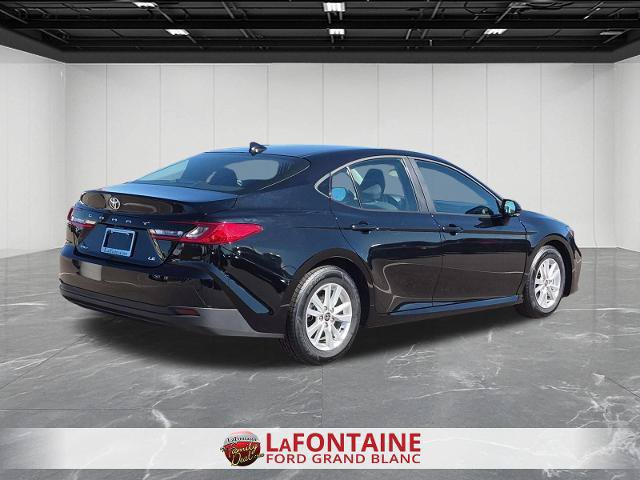 Used 2025 Toyota Camry LE FWD image 5