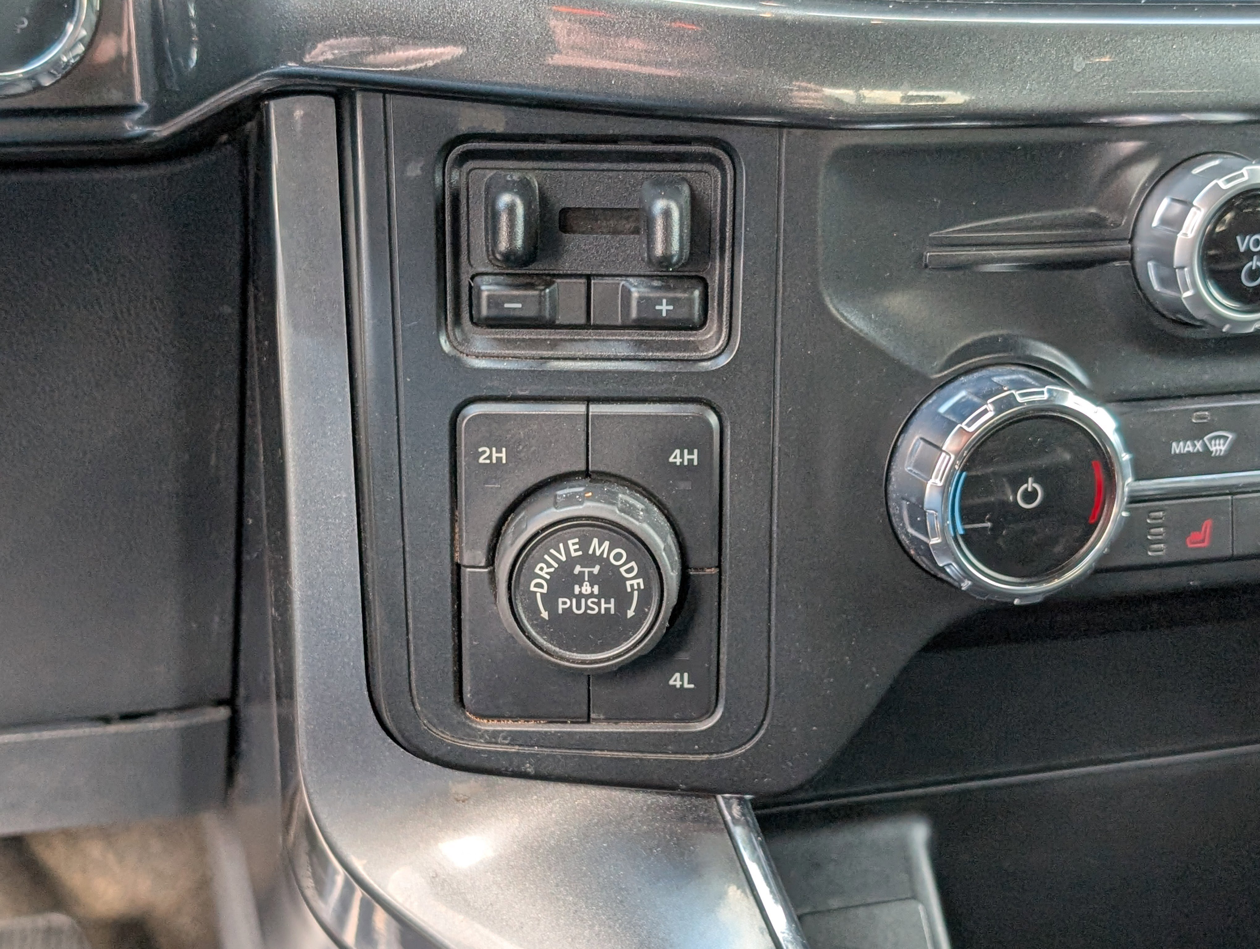 Certified 2022 Ford F150 XLT w/ Equipment Group 302A High image 24