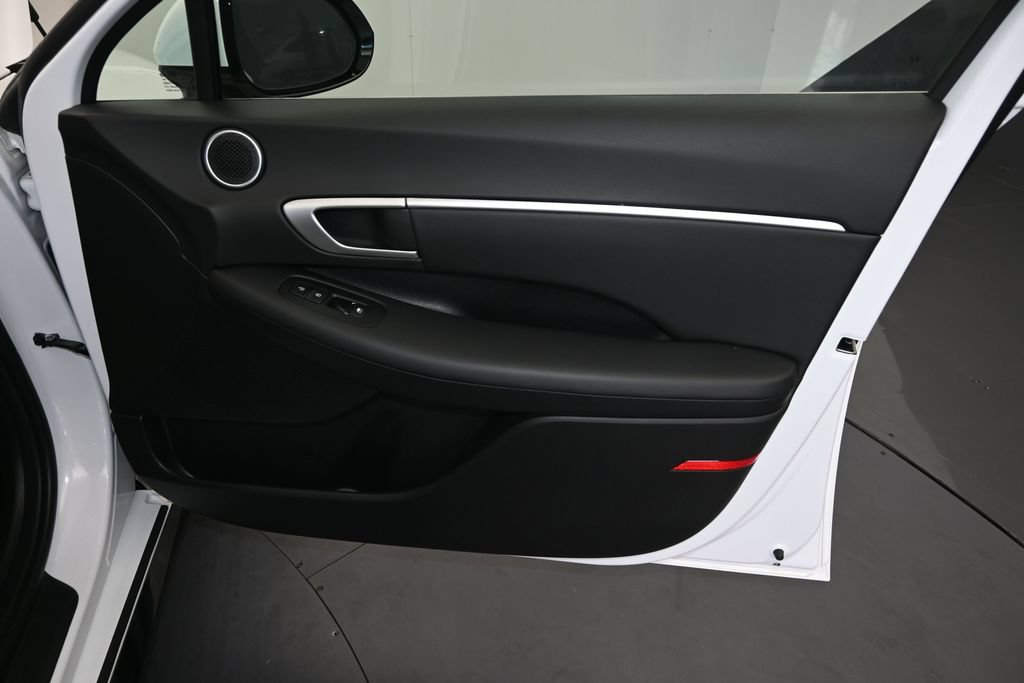 Used 2025 Hyundai Sonata SEL FWD image 16