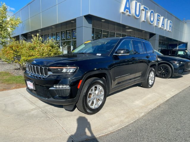 Used 2023 Jeep Grand Cherokee Limited AWD/4WD image 3