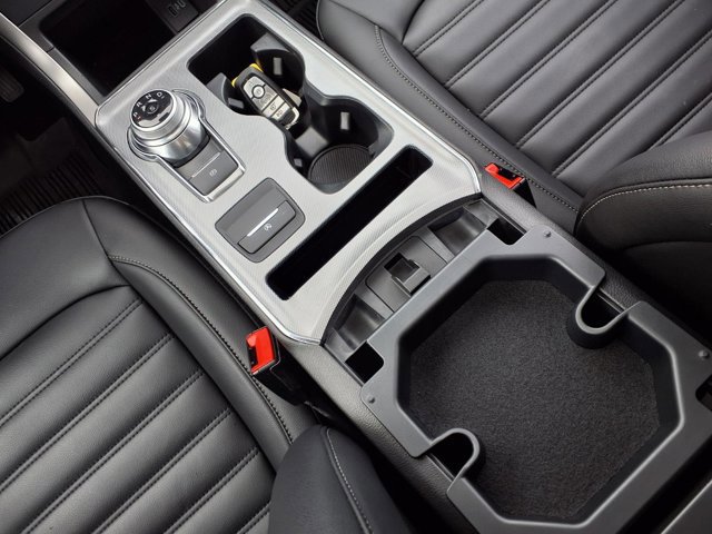 Certified 2022 Ford Edge SEL w/ Convenience Package image 16