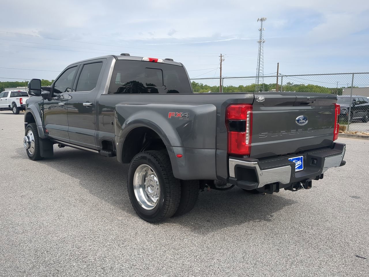 Certified 2025 Ford F450 Lariat w/ Lariat Ultimate Package AWD/4WD image 5