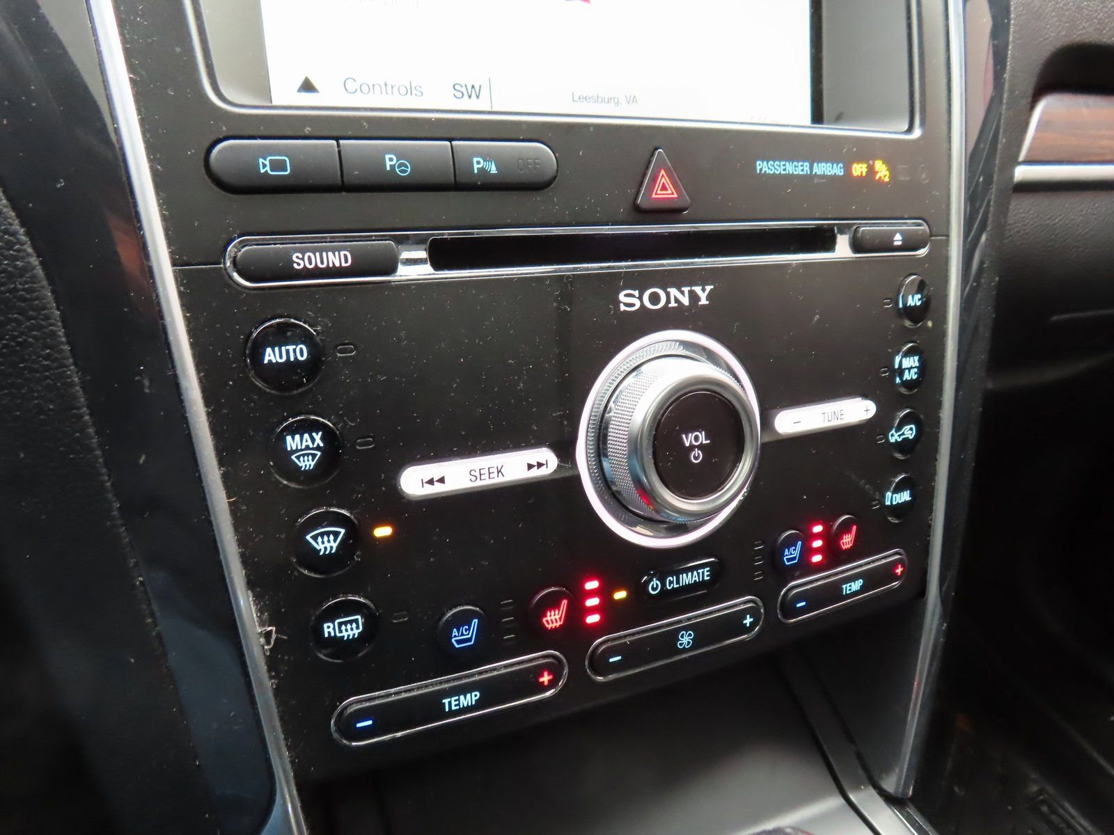 Certified 2018 Ford Explorer Limited w/ Equipment Group 301A image 21