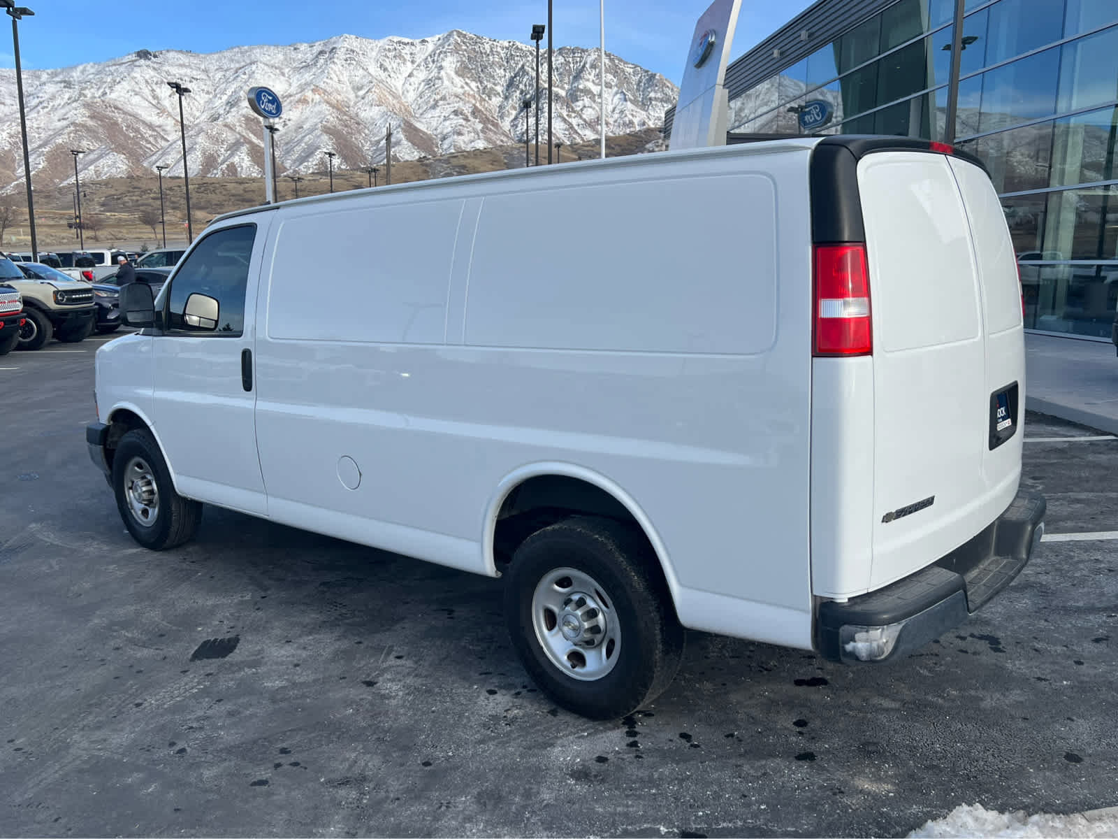 Used 2021 Chevrolet Express 2500 w/ Driver Convenience Package image 5