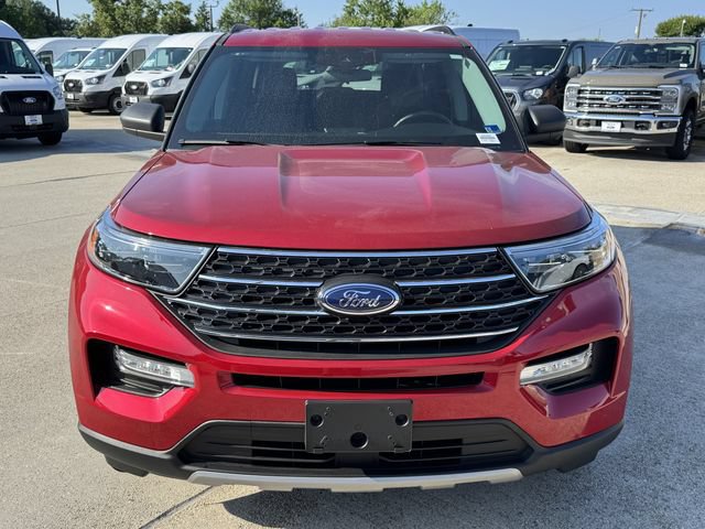 Certified 2024 Ford Explorer XLT w/ Equipment Group 202A AWD/4WD image 2