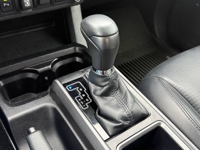 Used 2020 Toyota Tacoma TRD Sport w/ TRD Premium Sport Package AWD/4WD image 29