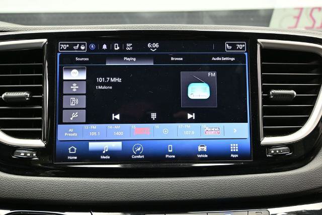 Used 2023 Chrysler Pacifica Touring-L FWD image 33