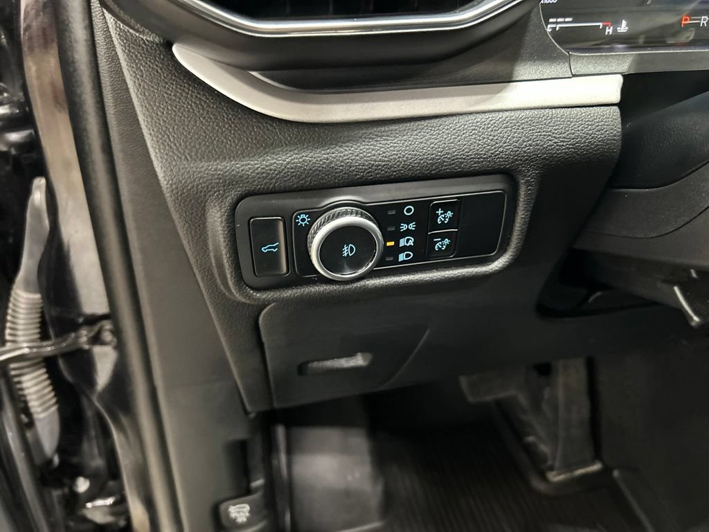 Certified 2023 Ford Explorer XLT w/ Equipment Group 202A AWD/4WD image 13