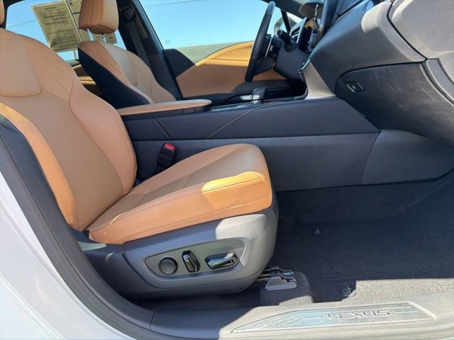 Used 2024 Lexus RX 350 Premium w/ Convenience Package image 16