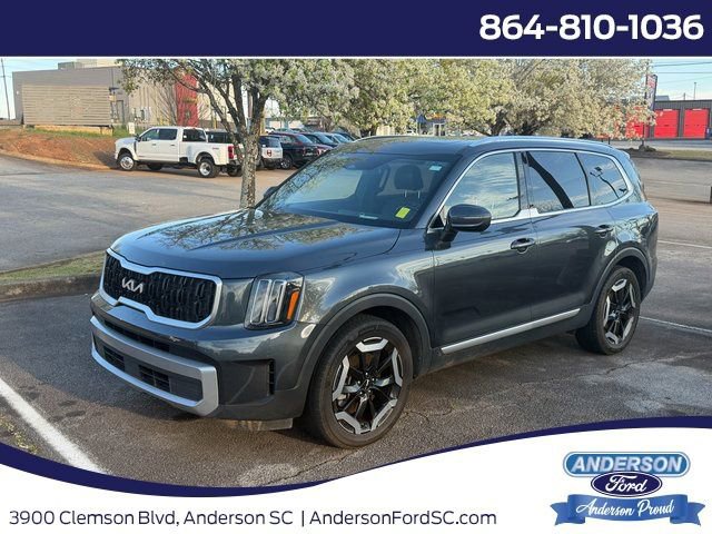 Used 2023 Kia Telluride EX w/ EX Captain's Chair Package image 1