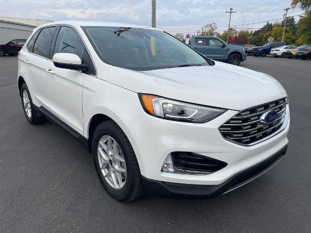 Certified 2022 Ford Edge SEL w/ Convenience Package AWD/4WD image 3