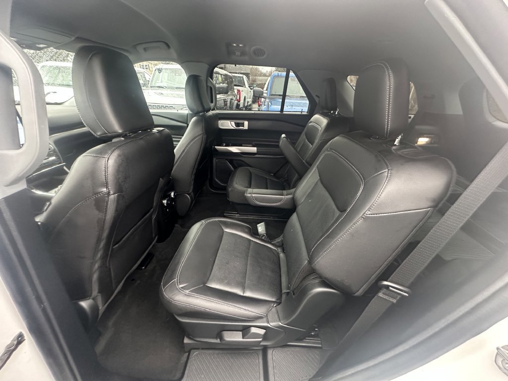Certified 2022 Ford Explorer Limited w/ Limited Technology Package AWD/4WD image 8