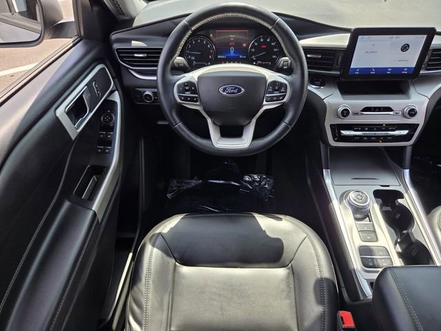 Certified 2022 Ford Explorer XLT w/ Equipment Group 202A RWD image 15