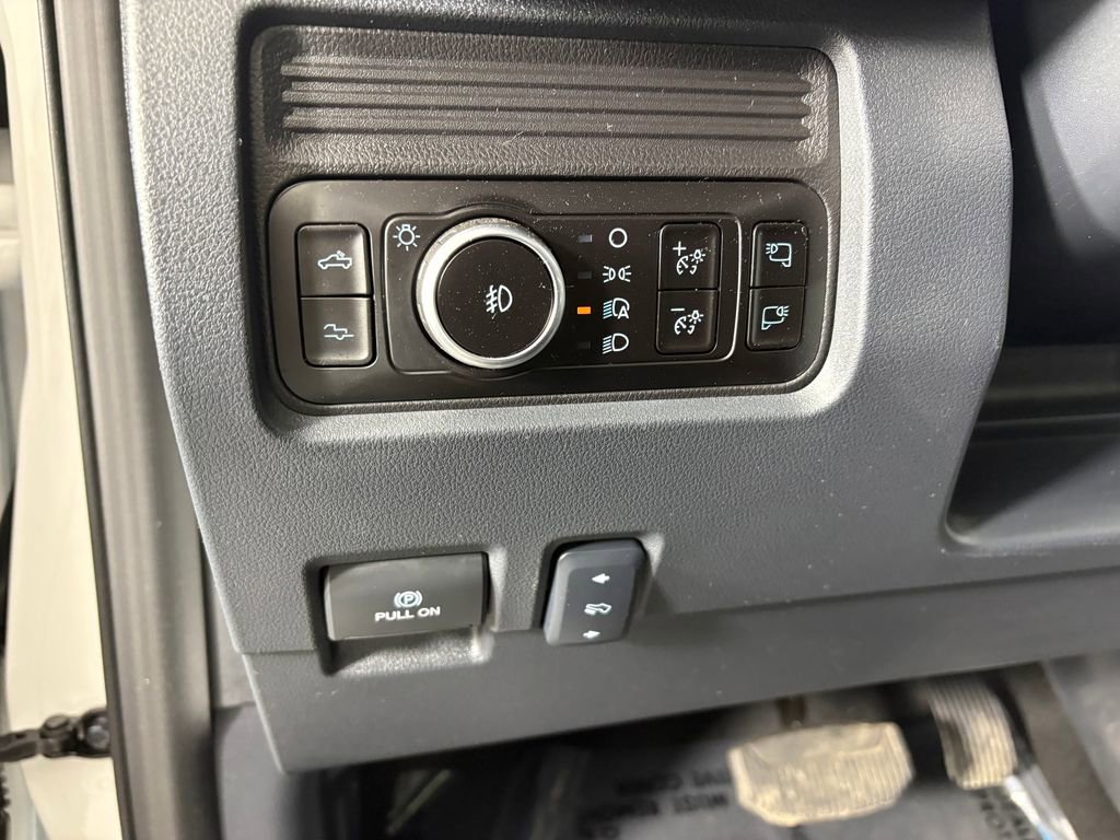 Certified 2026 Ford F450 Platinum w/ FX4 Off-Road Package AWD/4WD image 14