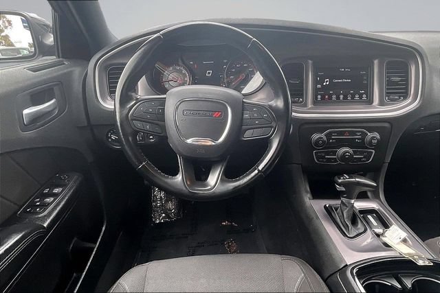Used 2022 Dodge Charger SXT w/ Blacktop Package RWD image 5