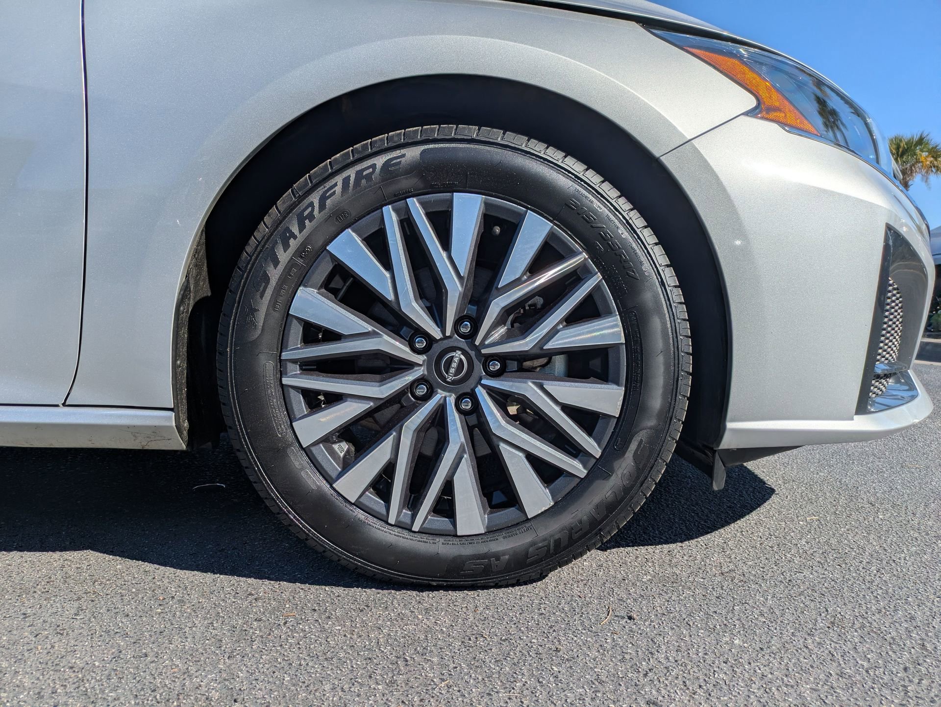 Used 2024 Nissan Altima 2.5 SV image 13