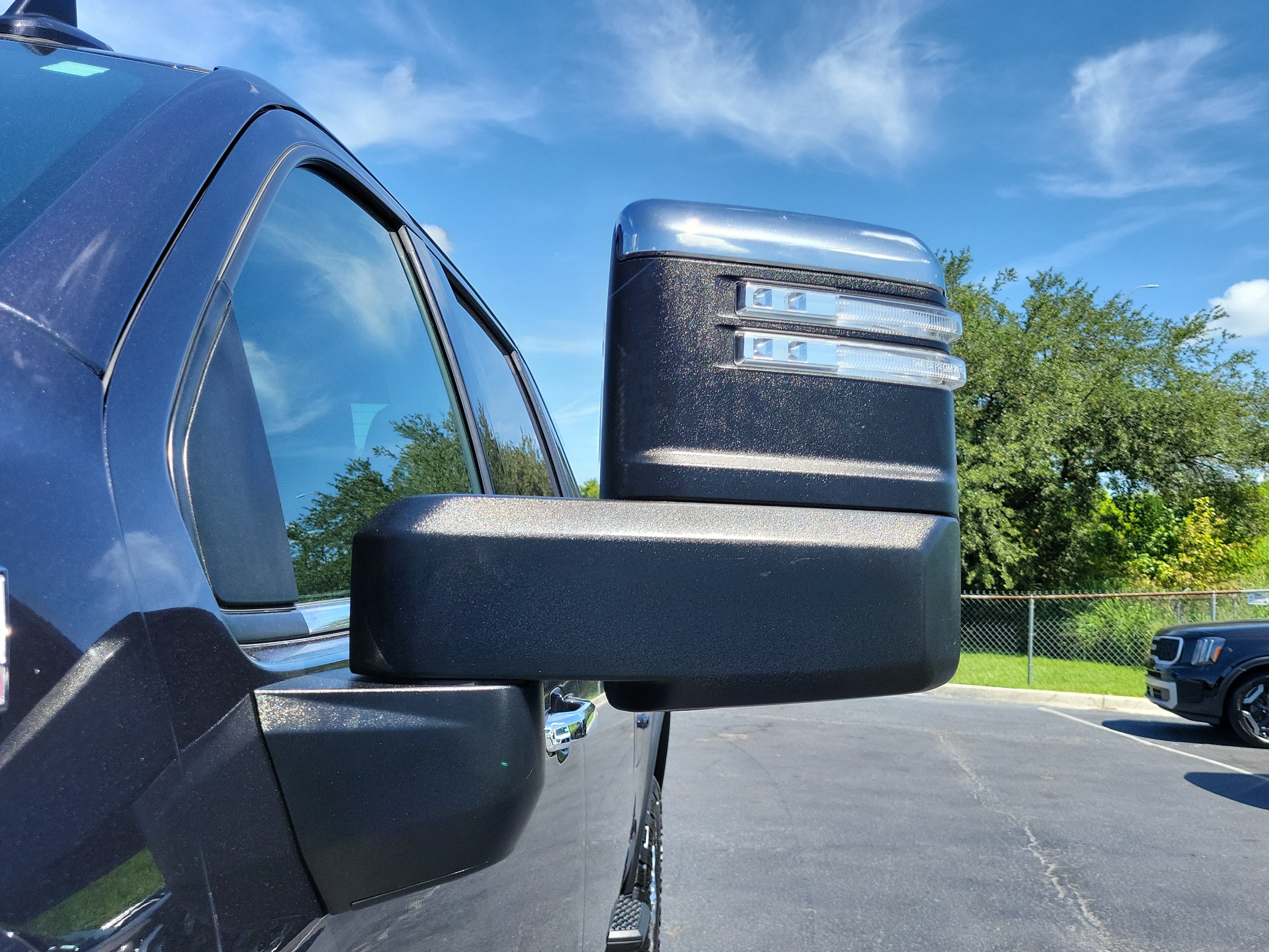 Used 2024 Chevrolet Silverado 2500 LTZ w/ LTZ Plus Package AWD/4WD image 4
