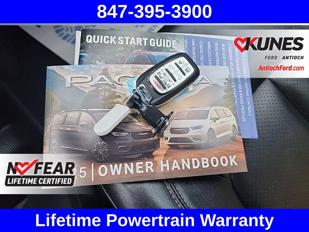 Used 2025 Chrysler Pacifica Select FWD image 33